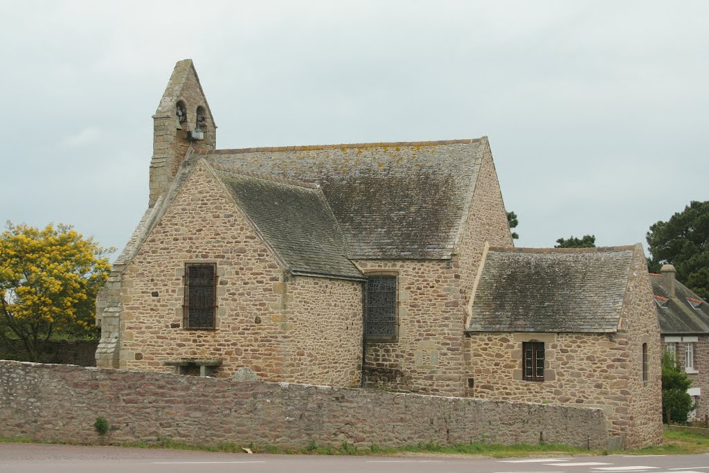 La chapelle du vieux bourg de Pléhérel (2007) by mideb