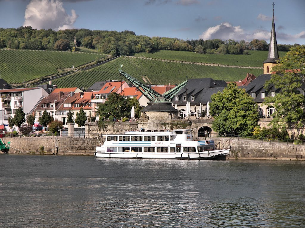 Würzburg: Blick zum 'Alten Kranen' by Karl-Hans Vollrath