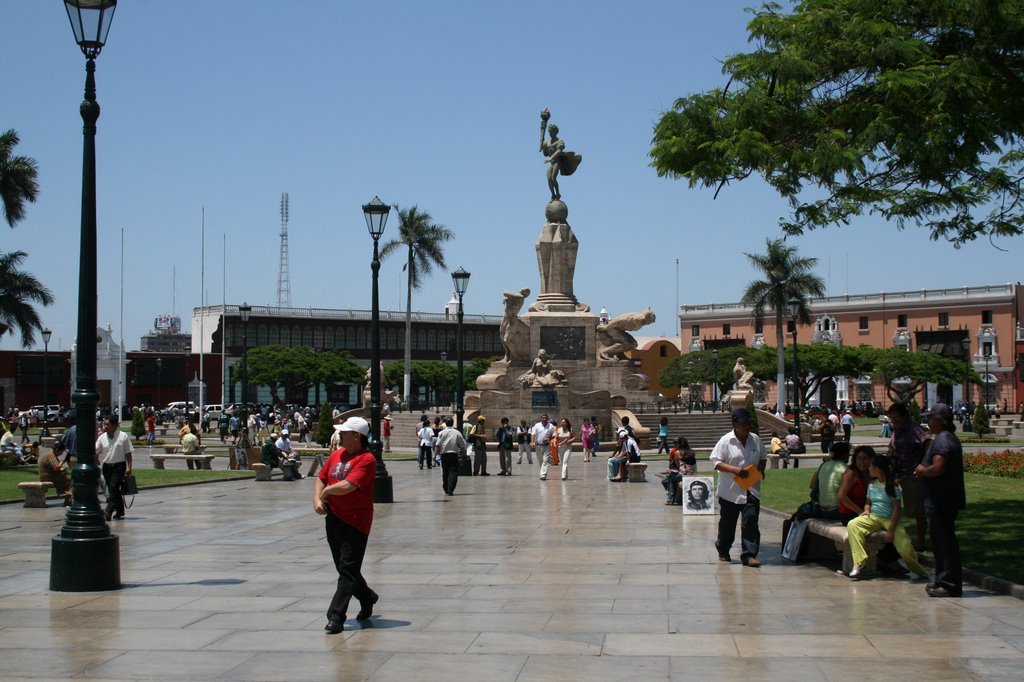 Trujillo - La Libertad - Plaza de Armas by SAM-PC-TEC S.A.C.