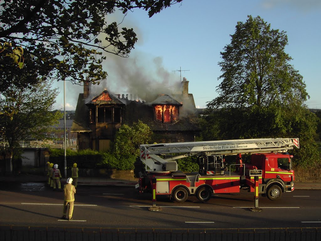 Historic Paisley Coast gardeners Lodge goes up in Flames. "Ivy Cottage" by Kingdavidofscotland