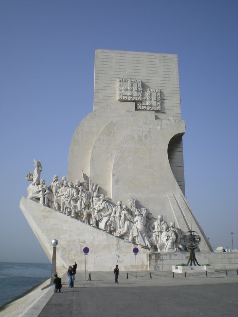 Pedrão dos descobrimentos. Lateral by 4LF