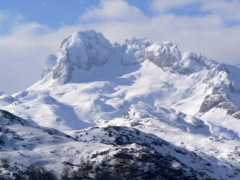 Macizo Occidental desde los Lagos de Covadonga (P.N. Picos de Europa) by BelenyChe