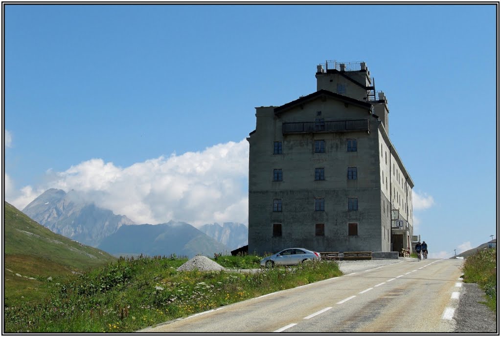 GD S. Gitthardpass Schweiz by Horst Gryger