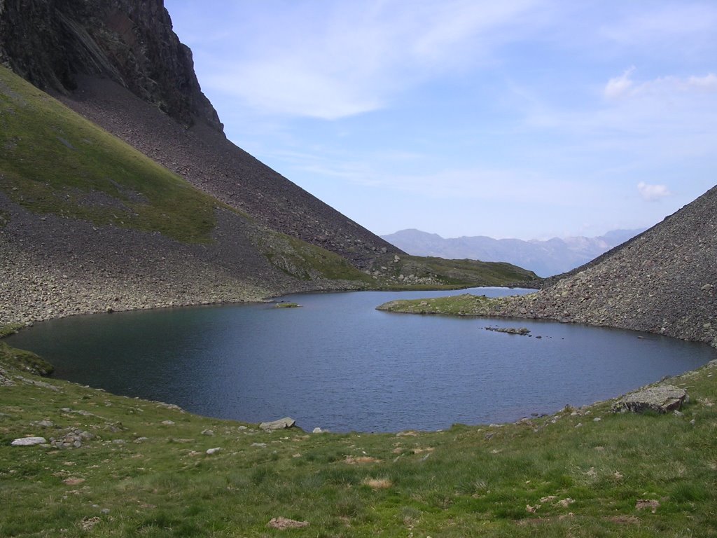 Ibón de Col de Toro by Pascual Asensio Sánchez