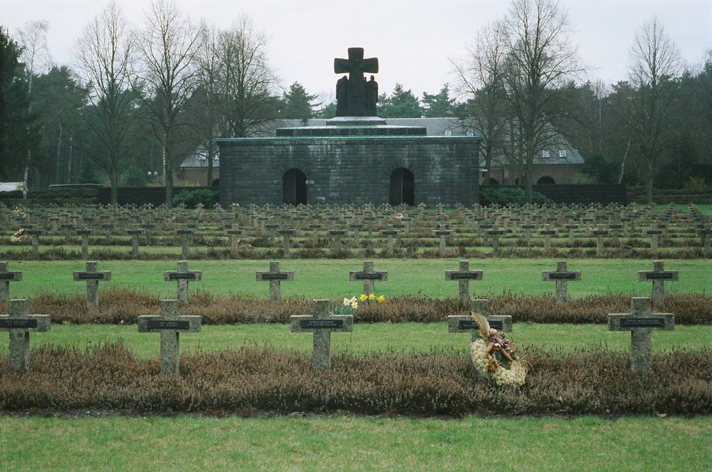 Deutscher Soldatenfriedhof Lommel - 1./2. Wk. (German War Cemetery) by juerwin