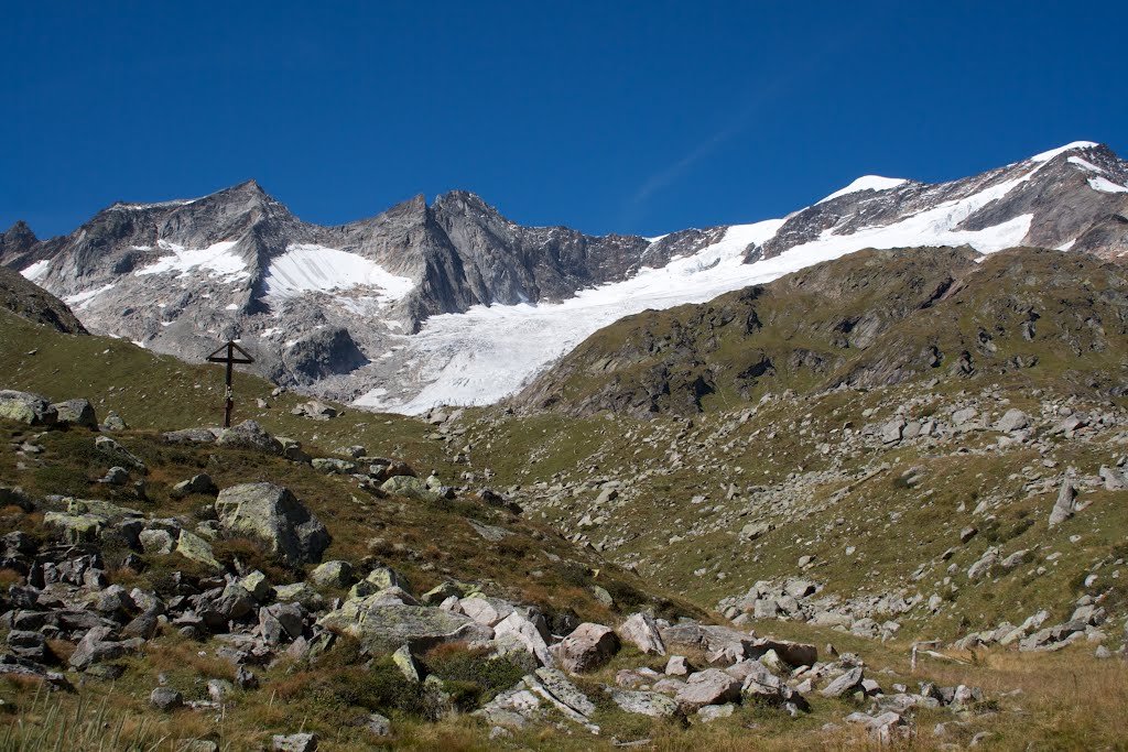 An der Essener und Rostocker Hütte by Muntanella