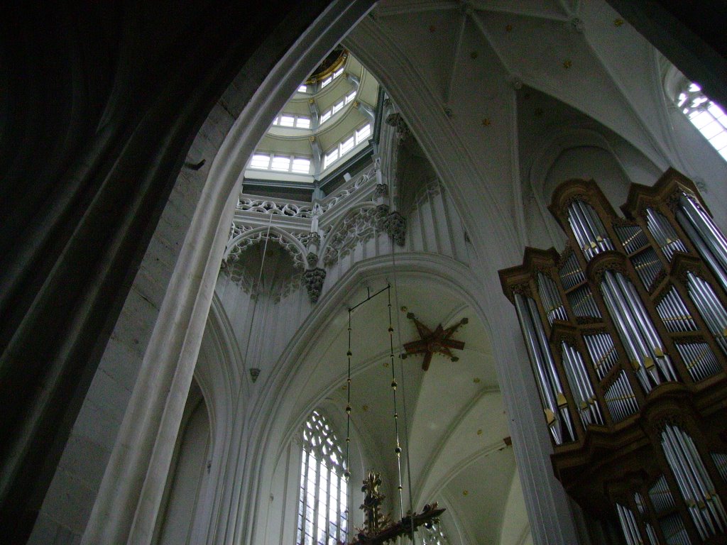 Antwerpen - onze lieve vrouwe cathedral by Maarten Groenbroek