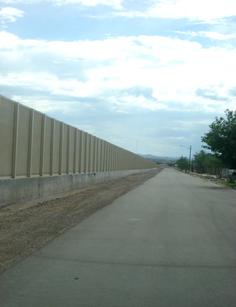 International Avenue, Douglas, Arizona by J.gumby.BOURRET