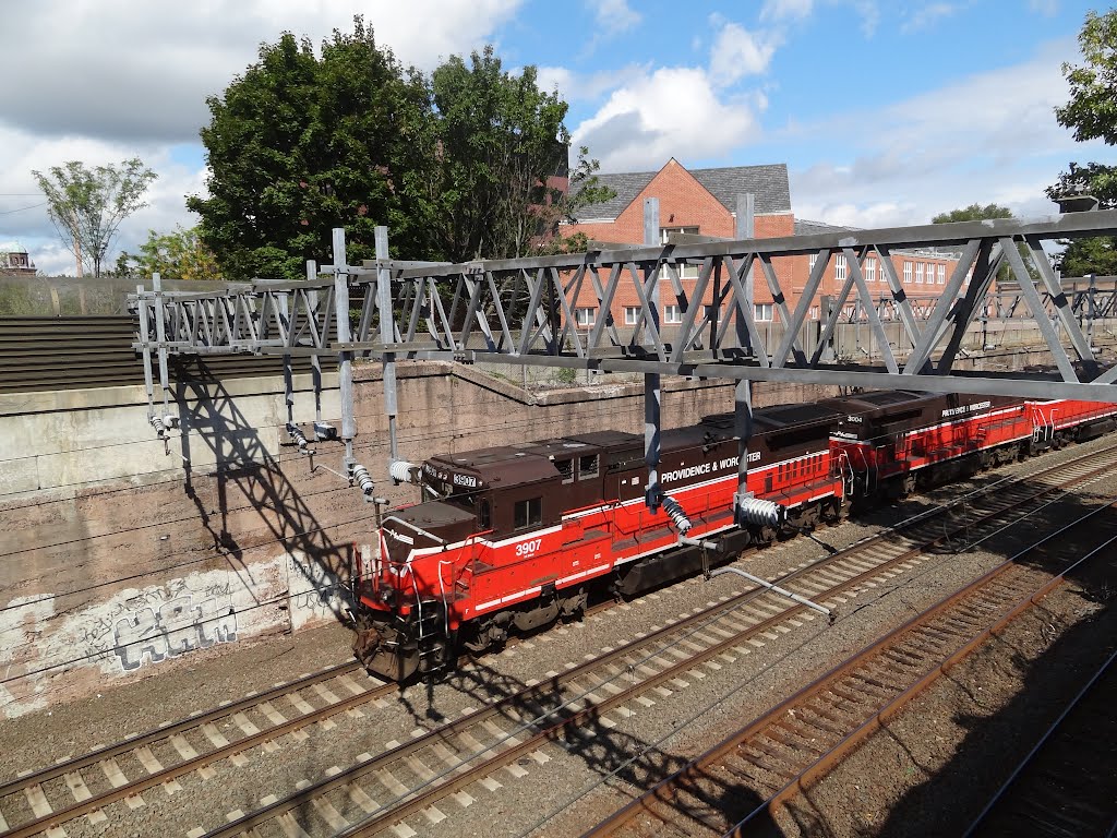 Providence & Worcester Hauling Gravel by rogerking