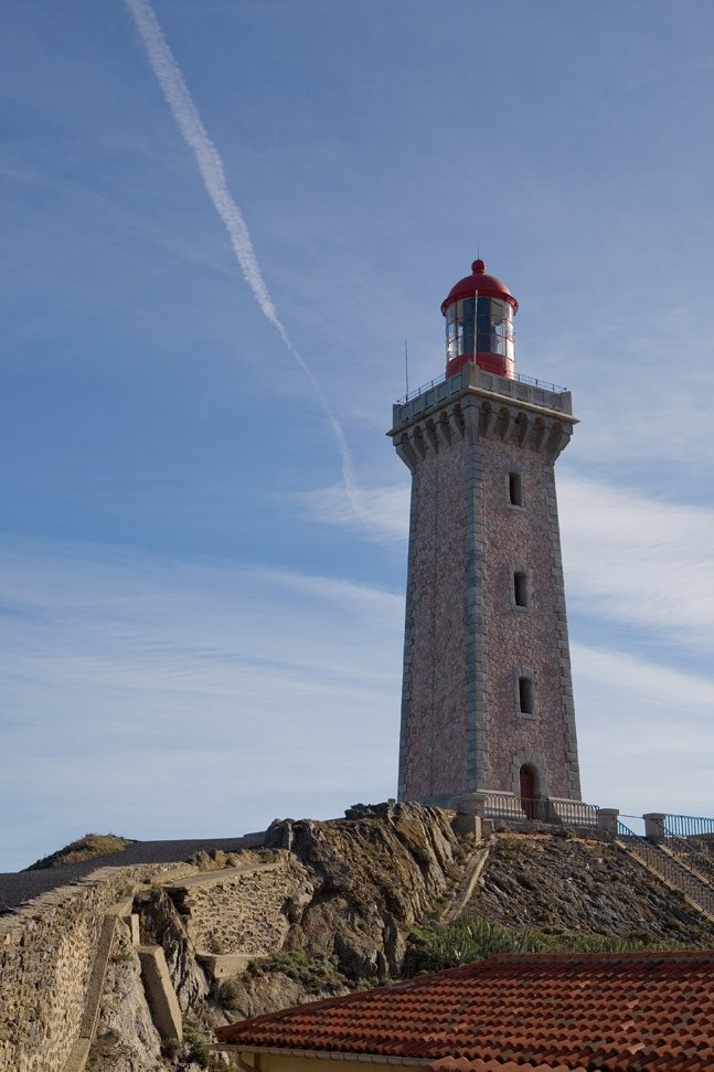 Cap Béar, le phare au matin by Gérard Roland