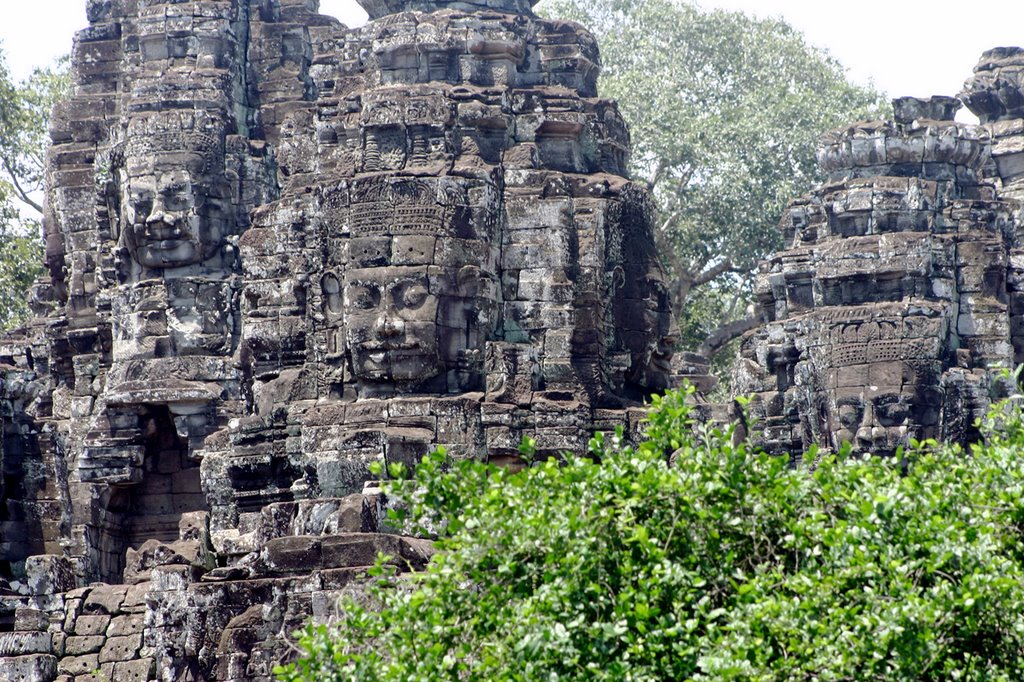 Angkor Tom - Smiling faces in Bayon by Cottius