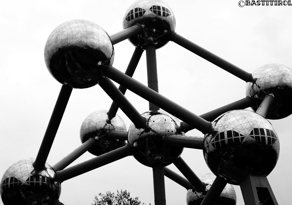 Atomium by BastiTirol