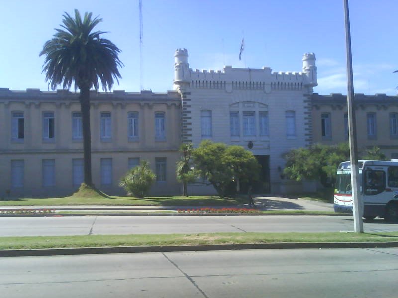 Cuartel Blandenges de Artigas by Ricardo bello (cerrito)