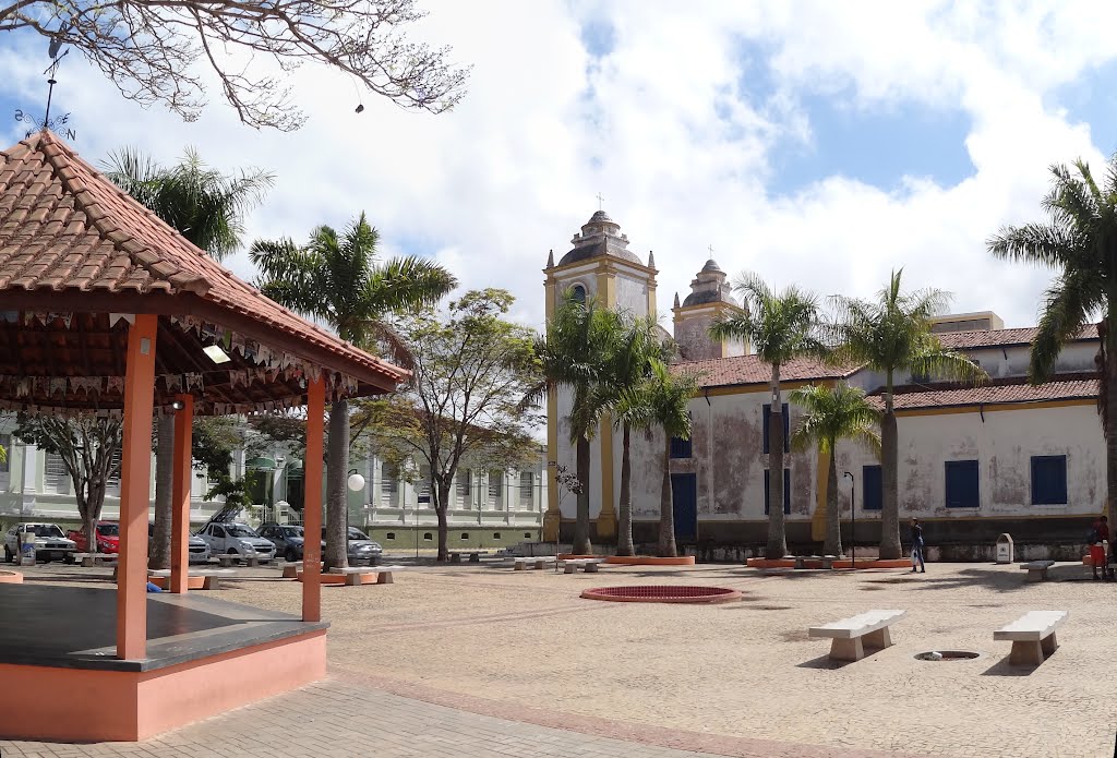 Igreja de Nossa Senhora do Rosário e São Benedito, Largo do Rosário – Cunha, 2012 by Daniel Souza Lima