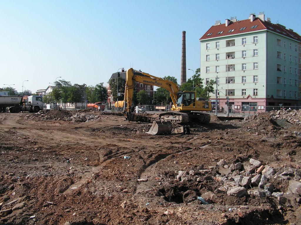 R. Englert a Dr. F. Becker, továrna lučebních výrobků a barev(1882-1925), zbořeno 2012 by Martin Hrunek