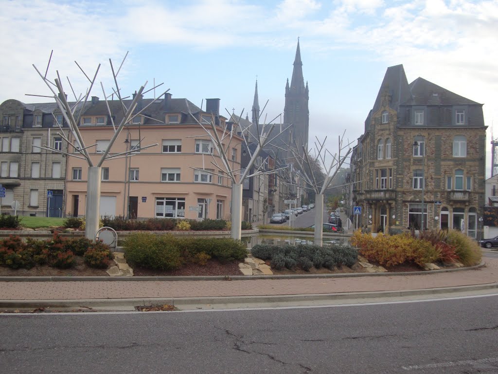 Rond-point de la Gare et Eglise Saint-Martin by tibo253