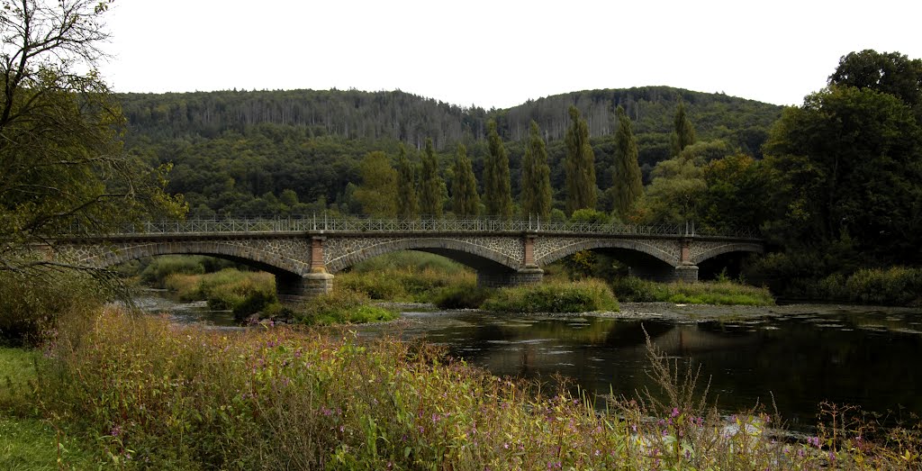 Schmittlotheim, Ederbrücke am Bahnhof by Uwe Gehring