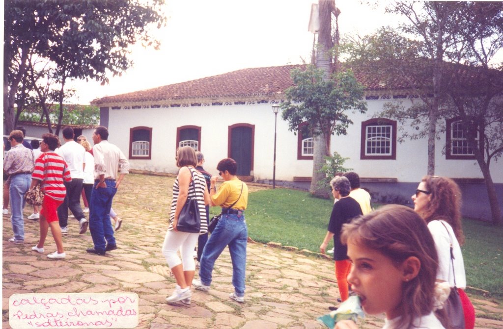 Ruas de Tiradentes-MG by Luzia Frata