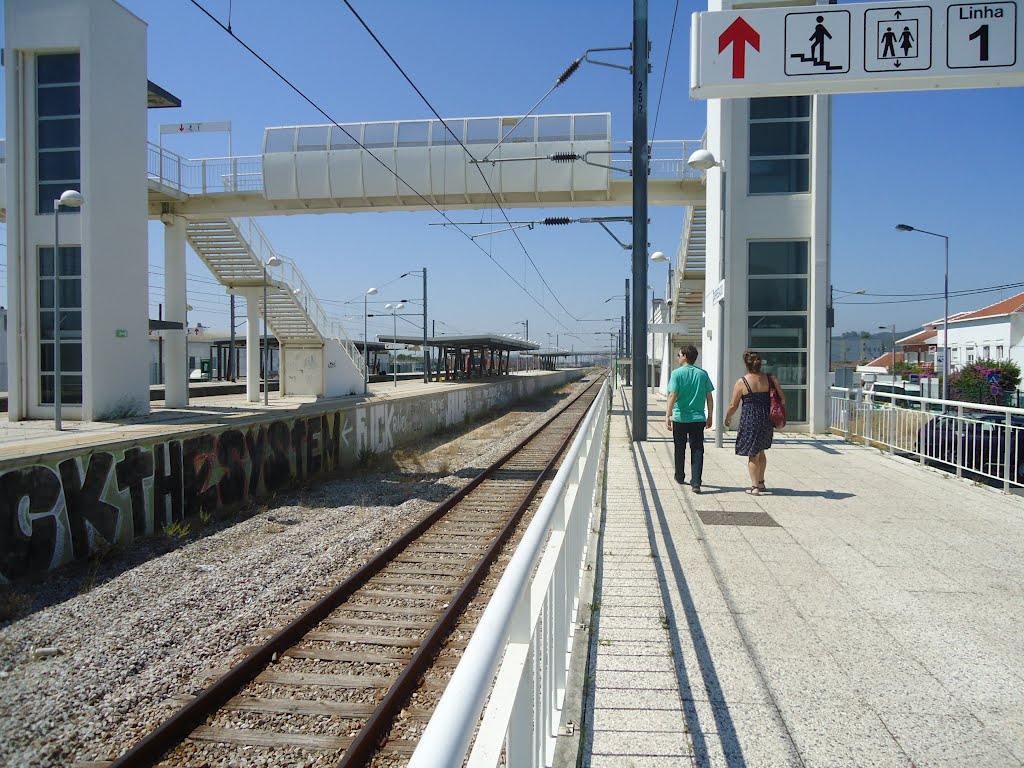 Estação CP do Carregado by Belmiro Teixeira