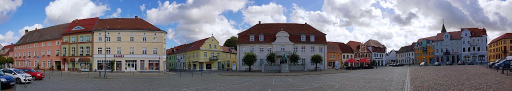 Reuterstadt Stavenhagen, Markt, September 2012 by H.Sandvoß