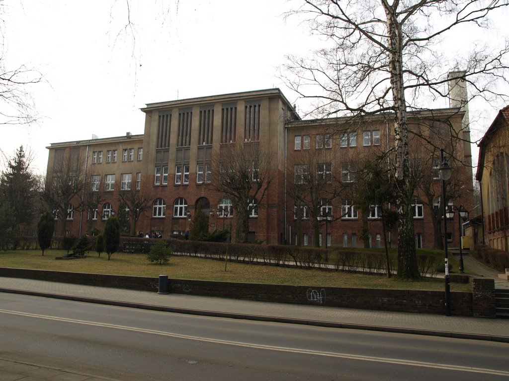 Faculty of Management, University of Gdańsk by t.przechlewski