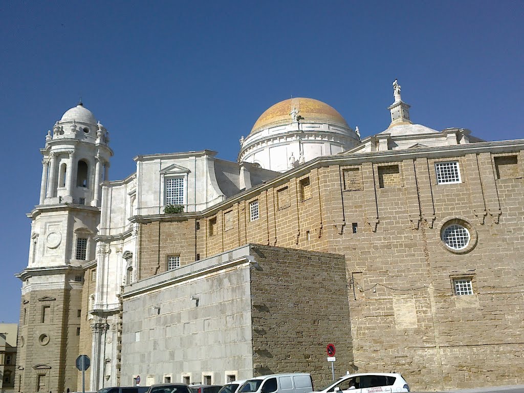 Catedral de Cádiz by Kundiatali