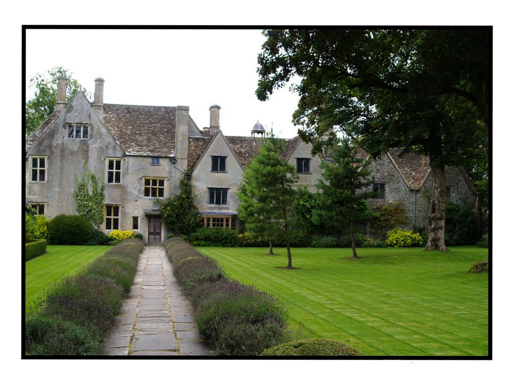 Avebury Manor House by A Brief Moment in Time