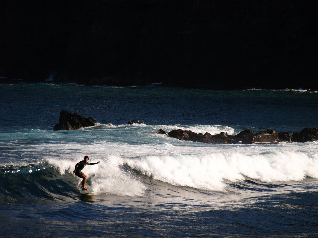 Surf en Martiánez by LUIS MATIAS LOPEZ RI…