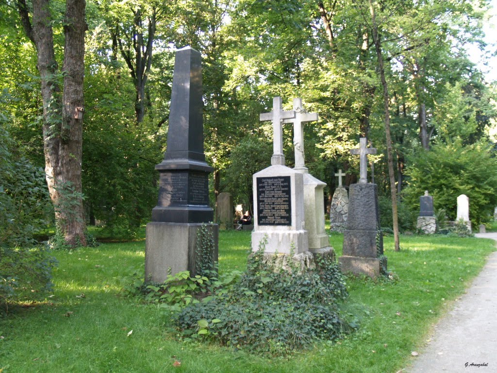 Alter Nördlicher Friedhof·I, München by Gorka Aranzabal