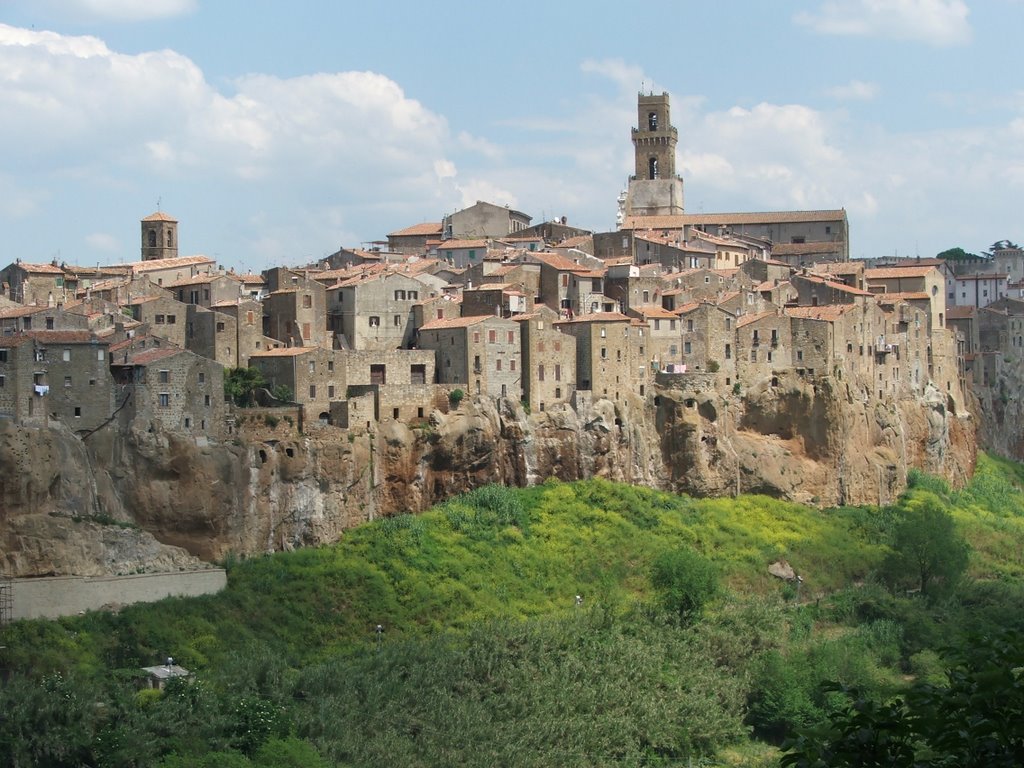 Pitigliano (GR) by brownbear