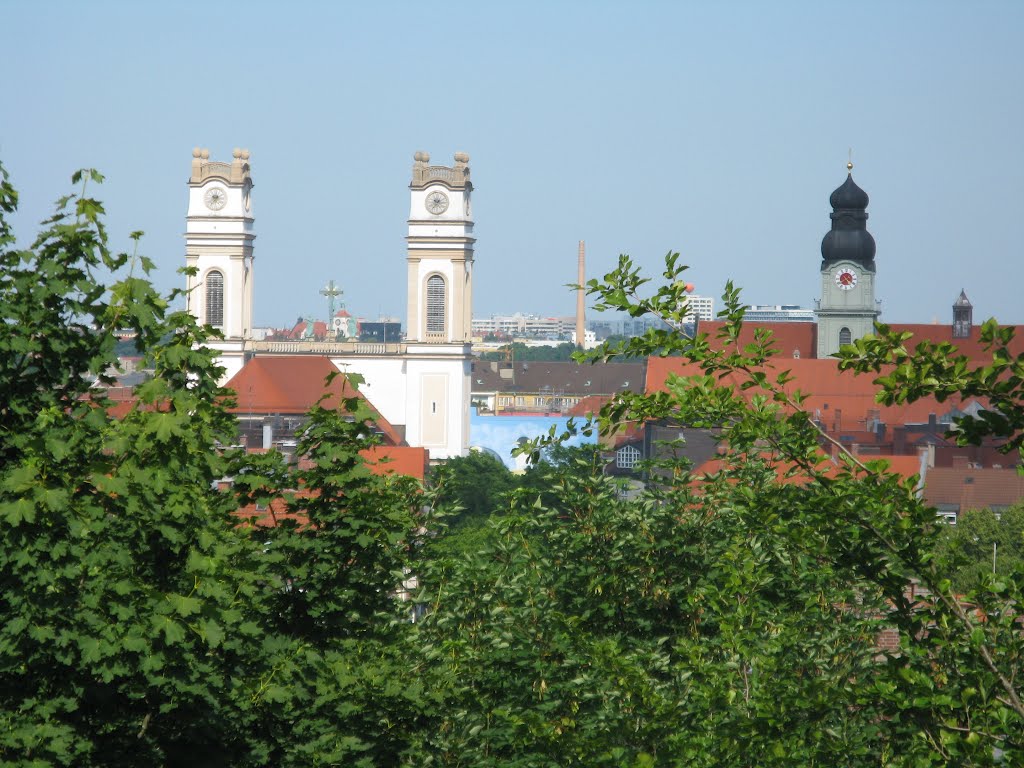 München - Blick auf die Korbiniankirche und Gotzinger Schule by 'raffaele'