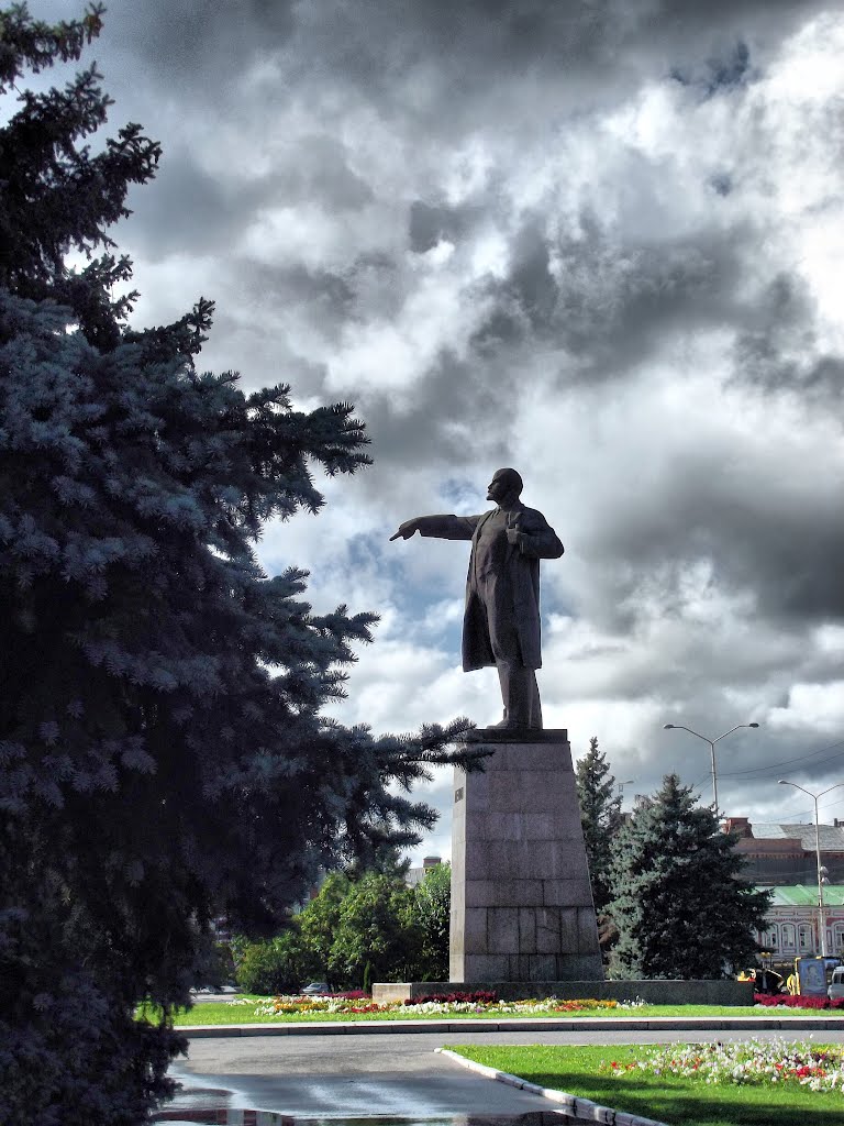 Cloudly Lenin by Prisoner_of_today