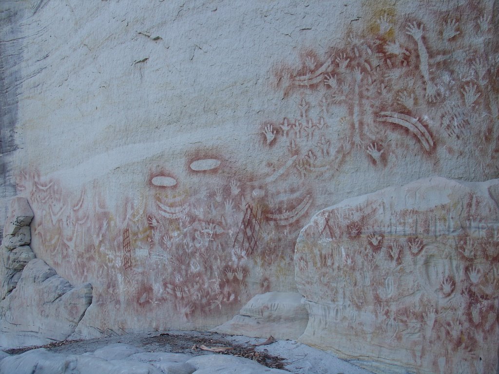 Aboriginal Rock Art, Carnarvon Gorge, Dec 05 by Peter Watts