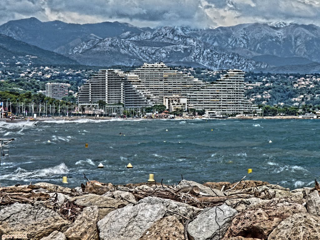 Blick 1 zum Marina Baie des Anges in Villeneuve-Loubet by goreini