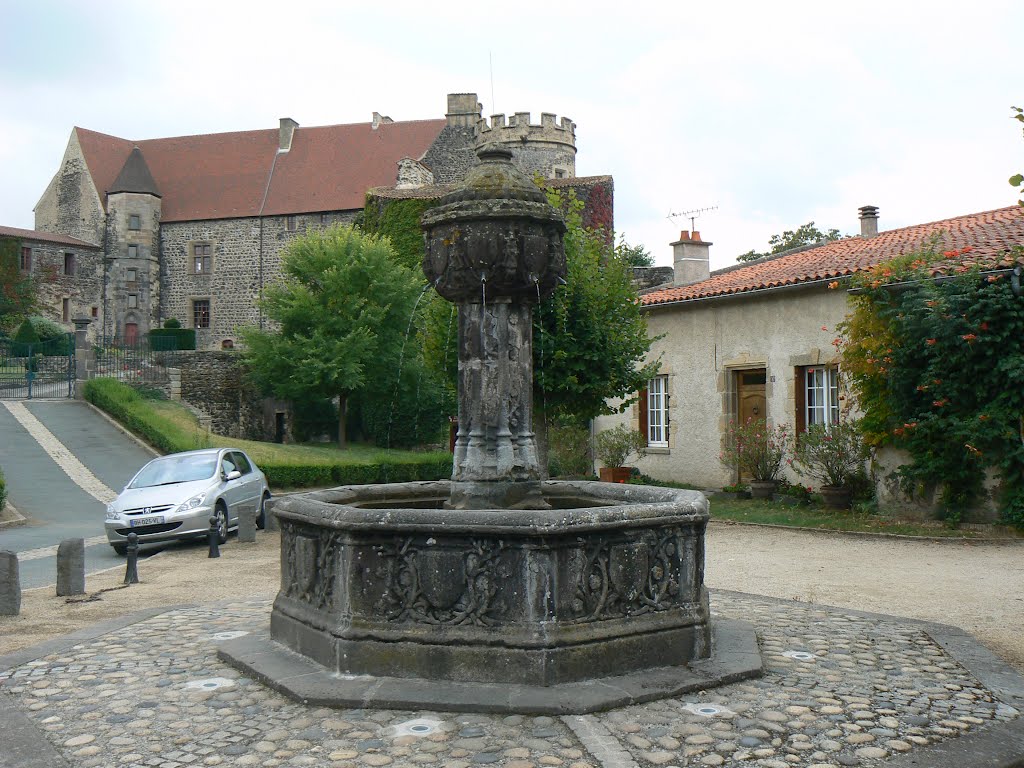 Saint Saturnin ( Puy de Dome ) Fontaine et château by Kessel Luc