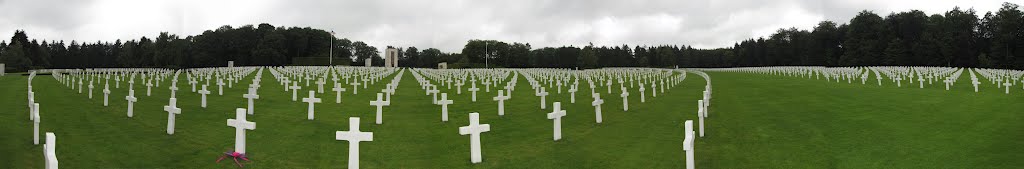 Panoramic view of American Cemetery, 2011 by Mariusz Bladek