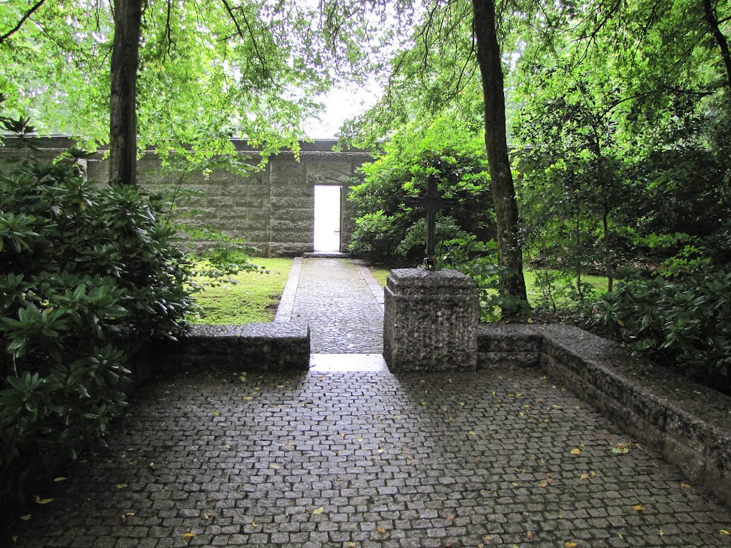 German Cemetery - entry, 2011 by Mariusz Bladek