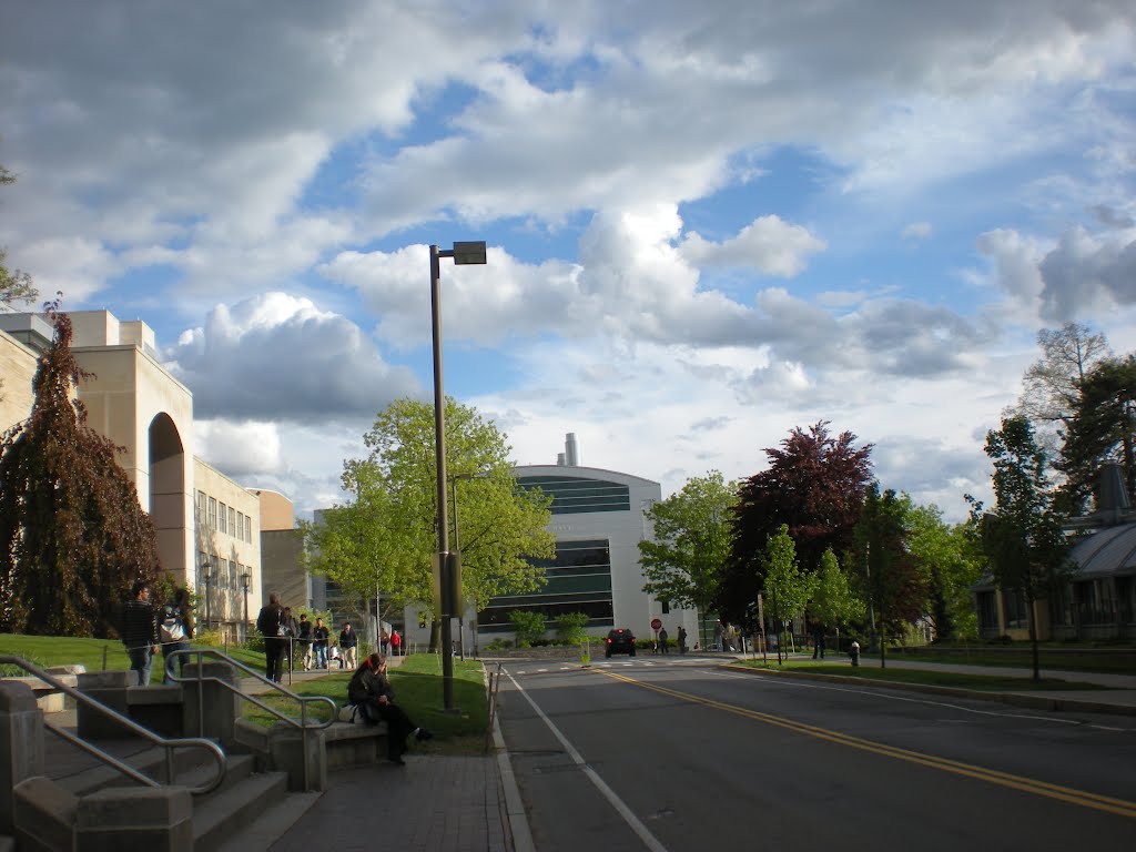 2012.5.east ave, cornell, at staler hall bus stop by yanbin.teng