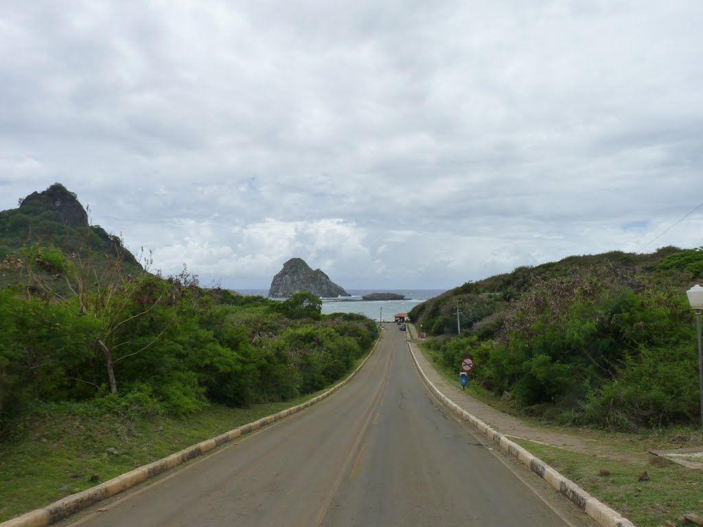 A caminho da praia do Sueste, Fernando de Noronha-PE by LUIZ ALBERTO WOLF DO…