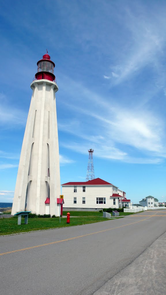 Le Phare de Pointe-au-Père, à Rimouski, Qc., Ca by serzola