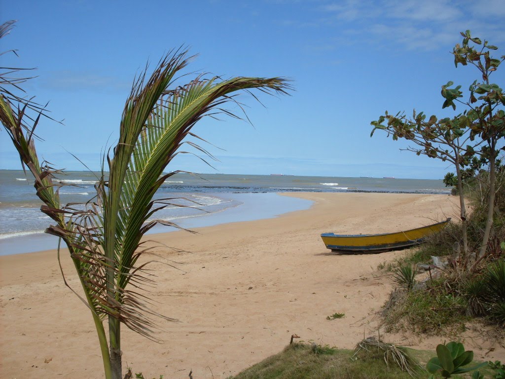 Praia de Manguinhos by Eduardo Mendonça