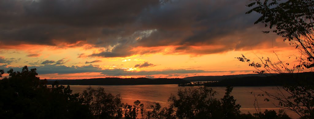 Sunset Lake Guntersville by Tim Haynes