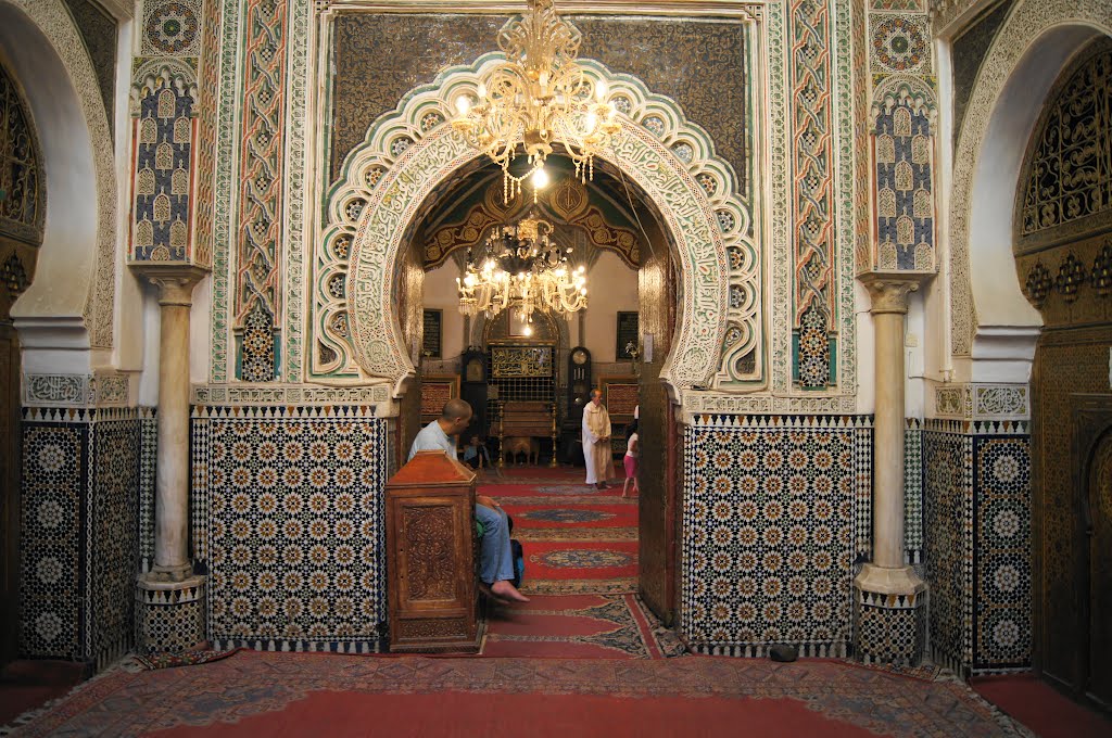 Maroko Fez interior of mosque in medina by Piotr Gluszek