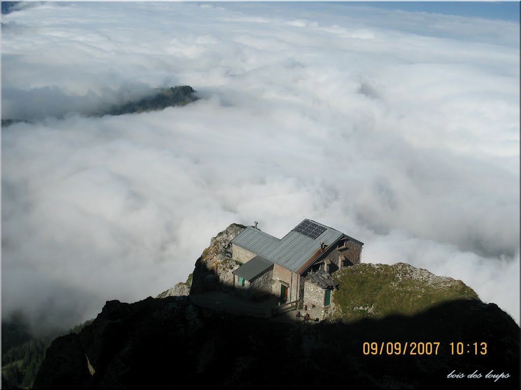 Refuge de la Dent d'Oche by Joël Duperrier