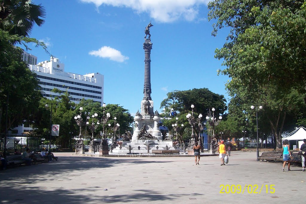 LARGO DO CAMPO GRANDE - SALVADOR - BRASIL by Luiz Gaspar Leal