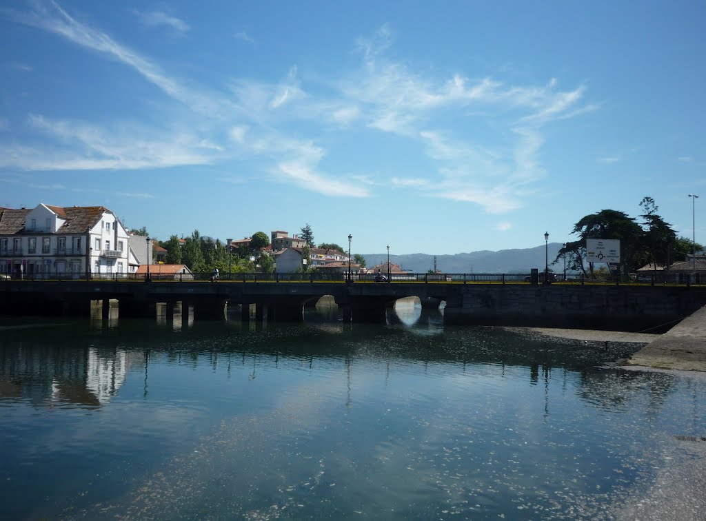 Puente sobre el rio Minor, Baiona,Pontevedra,España.(Estepa32). by Estepa32