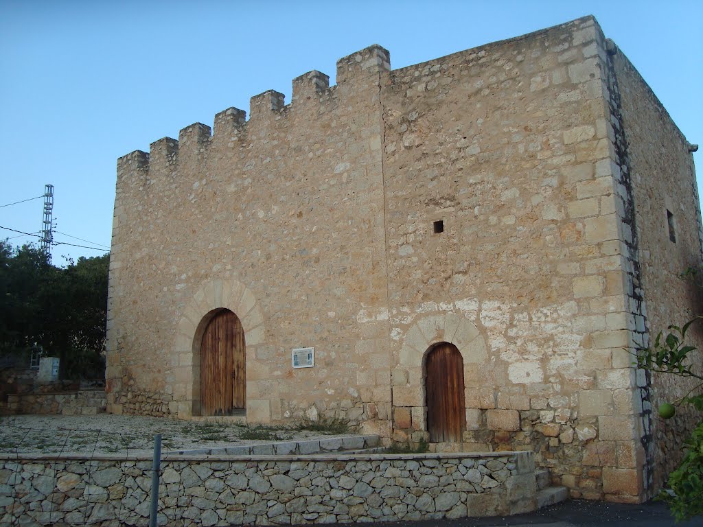 Iglesia fortificada de Albalat, Cabanes, Castellón, España by Juan Emilio Prades Bel