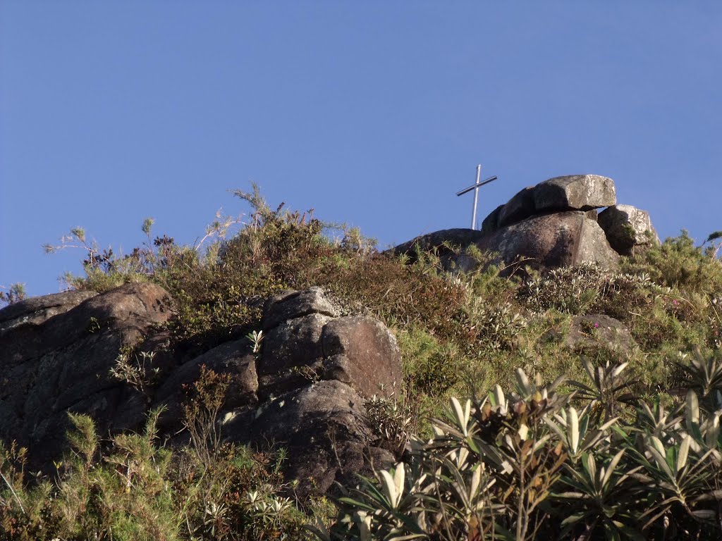 Cruz Pico Naiguta by Arnaldo Noguera