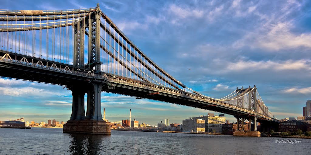 Manhattan Bridge. by VLAD KRYLOV