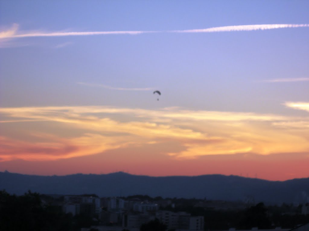 Voando sobre o crepúsculo... by AJFAlmeida